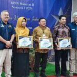 BBPK Makassar menerima Treasury Award dari KPPN Makassar II Makassar